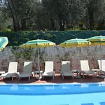 Hotel Casa Popi Отель Мальчезине