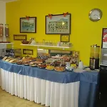 Отель Hotel Casa Popi Мальчезине